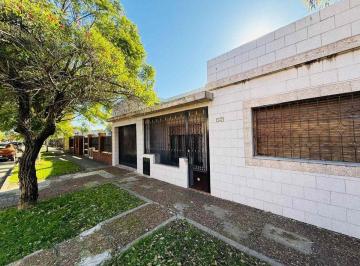 Casa · 100m² · 4 Ambientes · 1 Cochera · Casa 4 Ambientes en Venta, Apta Credito, Ituzaingo