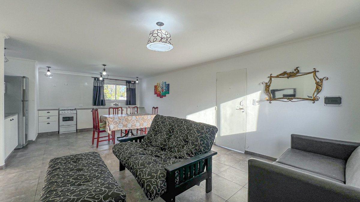 Depto 3 amb, 64m² con cochera y terraza — Los Acantilados