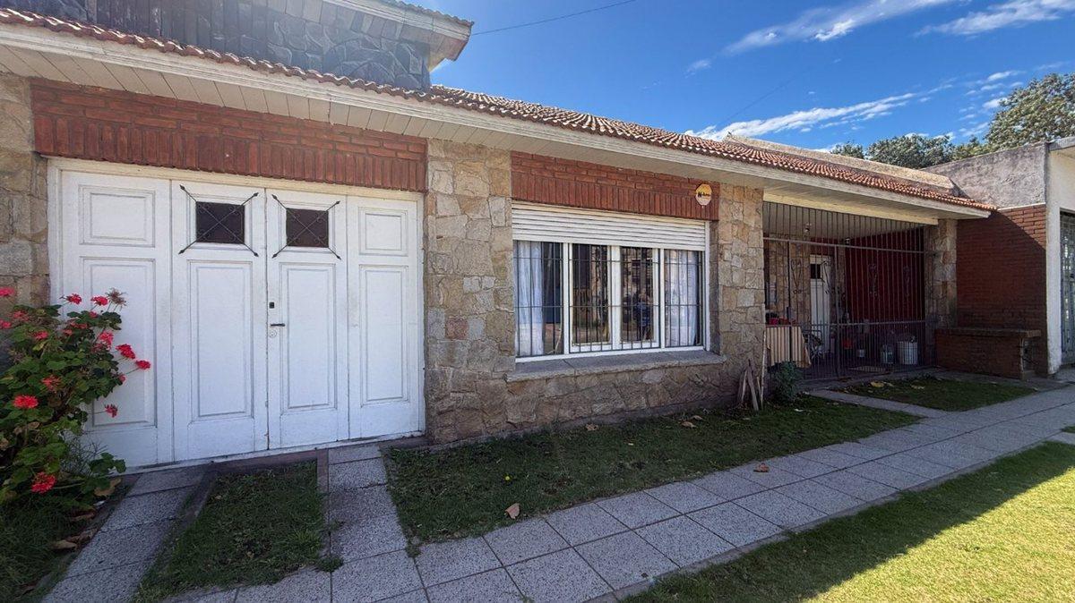 Casa en venta de 3 ambientes en Savio, Mar del Plata