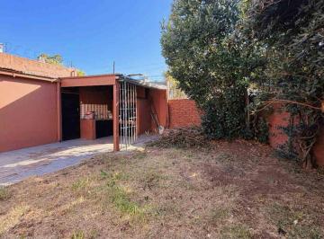 Casa · 82m² · 3 Ambientes · 1 Cochera · Casa 3 Ambientes Parque Parrilla Cochera