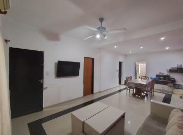 PH · 67m² · 4 Ambientes · 2 Cocheras · Casa 4 Amb C/cochera y Jardin – Apto Crédito