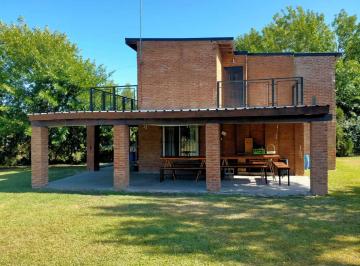 Quinta vacacional · 80m² · 2 Dormitorios · 2 Cocheras · Venta Casa Quinta 2800 m en Loma Verde Escobar
