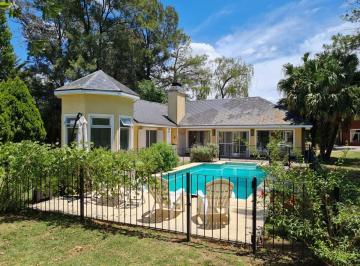Casa · 200m² · 4 Ambientes · 3 Cocheras · Alquiler Country Boca Raton