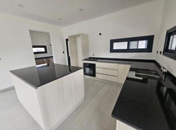 Casa · 169m² · 5 Ambientes · 2 Cocheras · Venta Casa 4 Ambientes Santa Irene a Estrenar