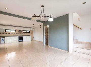 Casa · 108m² · 3 Ambientes · 2 Cocheras · Casa en Venta en City Bell