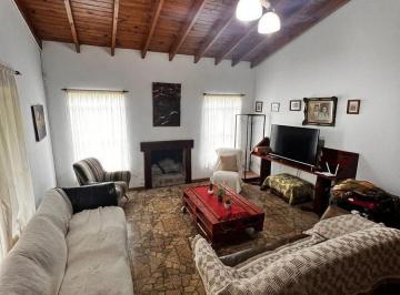 Quinta vacacional · 200m² · 3 Dormitorios · 2 Cocheras · Casa Quinta en Venta El Pato