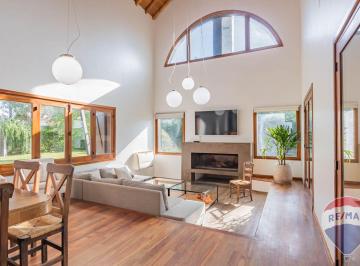 Casa · 240m² · 5 Ambientes · 3 Cocheras · Casas a La Venta, City Bell