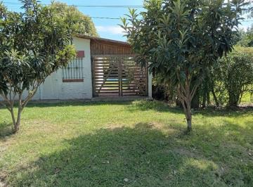 Casa · 72m² · 3 Ambientes · 1 Cochera · Venta Casa con Pileta Villa Elvira