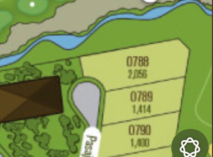 Terreno · 2056m²