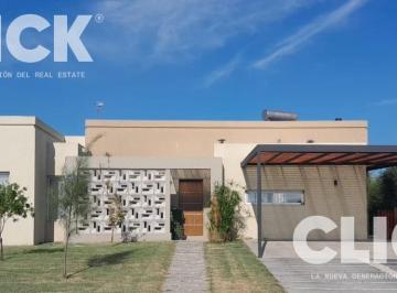 Casa · 144m² · 5 Ambientes · 4 Cocheras · Casa 5 Ambientes en Venta en Barrio Privado Santa Clara Al Sur