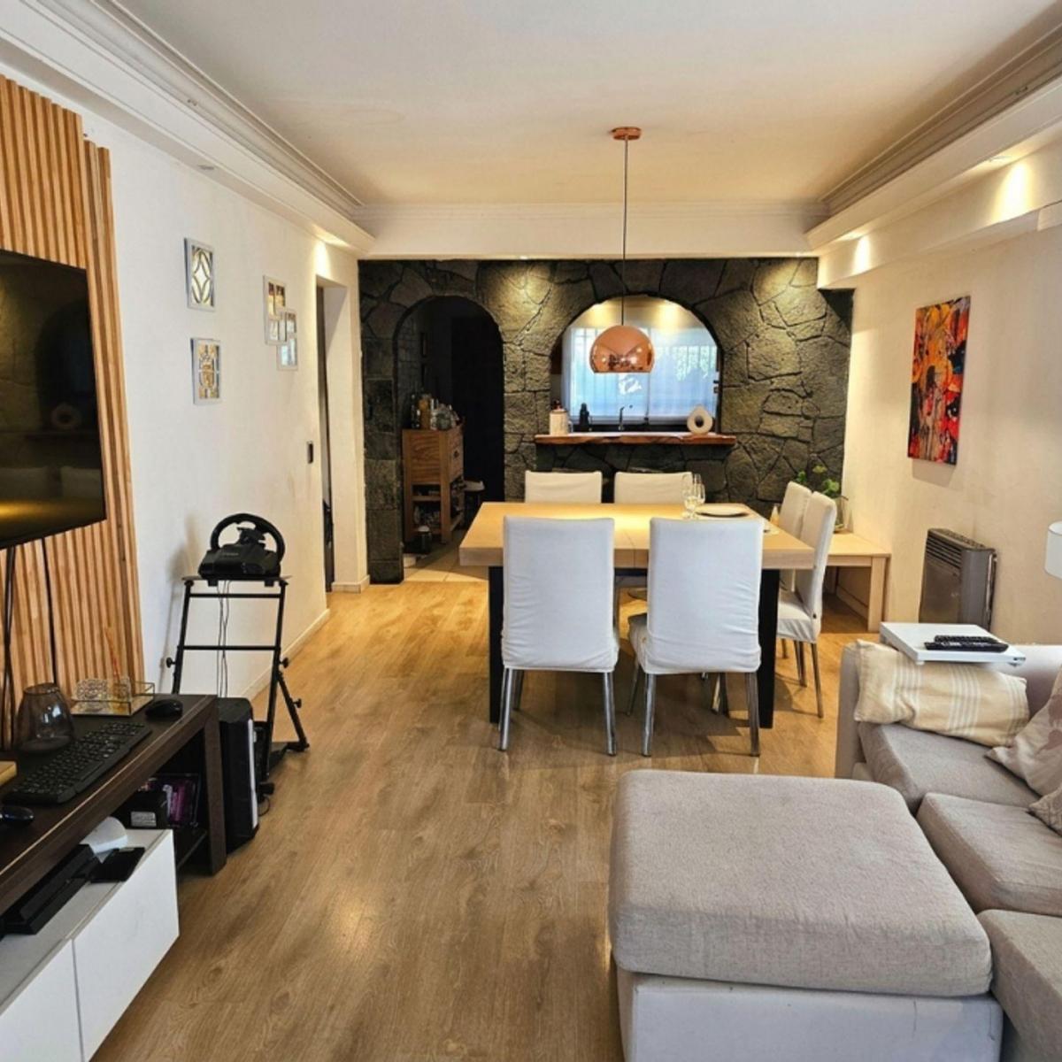 Casa en venta 3 ambientes en Caisamar, 125m² cubiertos, apto crédito