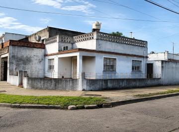 Casa de 3 ambientes, Morón · Casa Estilo Americana de 3 Ambientes en Venta en Castelar