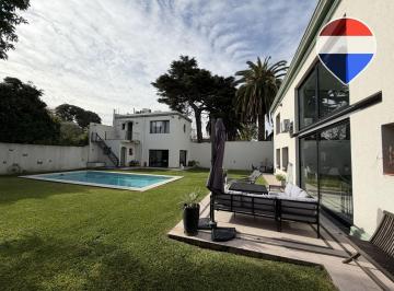 Casa · 404m² · 9 Ambientes · 4 Cocheras · Venta Casa en Martinez. Jardin Pileta Quincho
