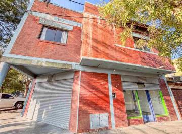 Casa · 260m² · 4 Ambientes · 1 Cochera · Casa con Local en Venta - La Plata