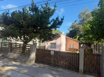 Casa · 74m² · 4 Ambientes · Casa en Venta en Ostende 4 Ambientes