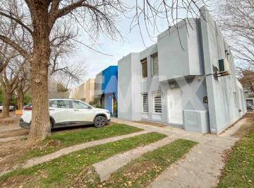 Casa · 121m² · 6 Ambientes · Venta Duplex 3 Dorm. - Cipolletti