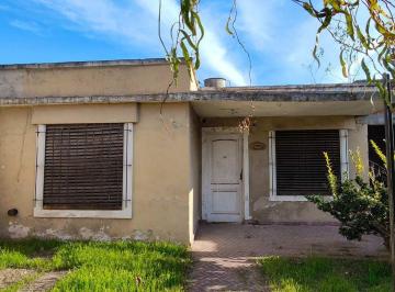Casa · 72m² · 3 Ambientes · 1 Cochera · Casa 3 Ambientes en Venta Jose C Paz Lote 350 m²