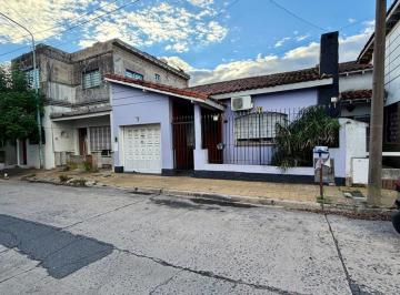 Casa · 141m² · 4 Ambientes · 1 Cochera · Casa 4 Ambientes Venta Villa Sarmiento Garage