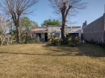 Casa · 108m² · 2 Ambientes · 1 Cochera · Venta Casa a Refaccionar Amplio Terreno - Ruta 70