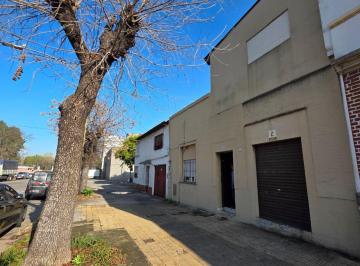 Bodega-Galpón · 220m² · Venta de Galpón 220 m en Flores