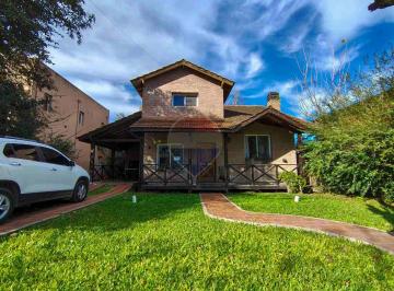 Casa · 122m² · 3 Ambientes · 2 Cocheras · Venta Casa 3 Amb con Parque - Cc El Casco, Zárate