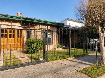 Casa · 212m² · 5 Ambientes · 2 Cocheras · Venta Casa 4 Dor B° Maipu 1ra Escritura