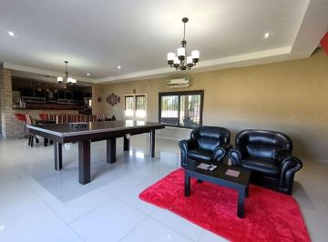 Casa · 259m² · 4 Ambientes · 2 Cocheras · Casa en Venta Berisso Los Talas con Departamento