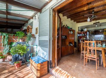 Casa · 93m² · 3 Ambientes · 1 Cochera · Casa en Venta La Plata 2 Dorm.