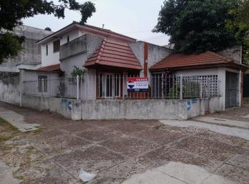 Casa · 119m² · 5 Ambientes · 1 Cochera · Casa en Venta Ideal Para 2 Flias, Suipacha Al 2900
