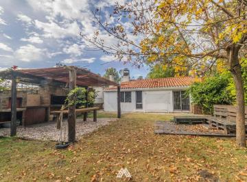 Casa · 88m² · 3 Ambientes · 1 Cochera · Venta Casa Dos Dorm. con Renta en San Luis
