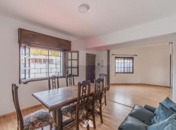 Casa · 87m² · 5 Ambientes · 1 Cochera · Venta Casa 3 Dorm. y Cochera en Buceo