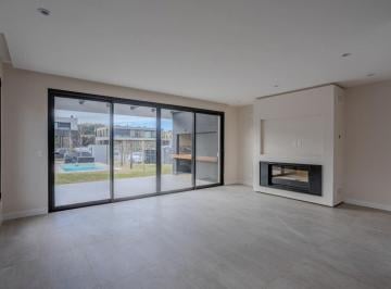 Casa · 163m² · 7 Ambientes · 2 Cocheras · Venta Casa PH 4 Dorm. Barrio Parques 2