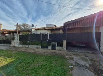 Casa · 179m² · 4 Ambientes · 1 Cochera · Venta Casa 4 Ambientes Hurlingham Oportunidad