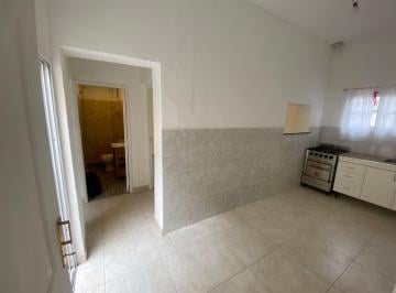 PH · 50m² · 2 Ambientes · Alquiler PH Frente 2 Amb Grande con Patio Caseros