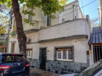 Casa · 117m² · 3 Ambientes · Casa en Venta en Parque Chacabuco, a Reciclar