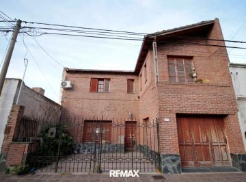 Casa · 205m² · 5 Ambientes · 1 Cochera · Venta Casa Apta Credito Don Bosco Al 400