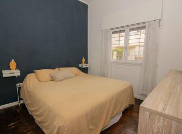 Casa · 110m² · 4 Ambientes · 1 Cochera · Casa en Venta - Jardin/terraza