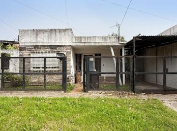 Casa · 110m² · 3 Ambientes · 1 Cochera · Venta Casa en Hurlingham + Dos Departamentos