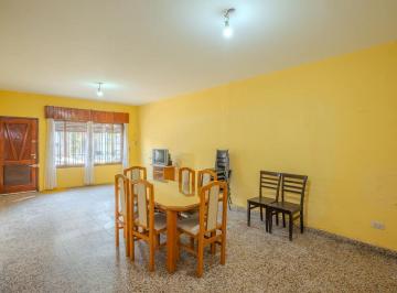 PH · 85m² · 3 Ambientes · Venta PH 3 Amb - I. Casanova - Patio - Galpón