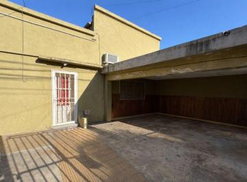 Casa · 130m² · 4 Ambientes · 2 Cocheras · Casa en Venta en Pergamino