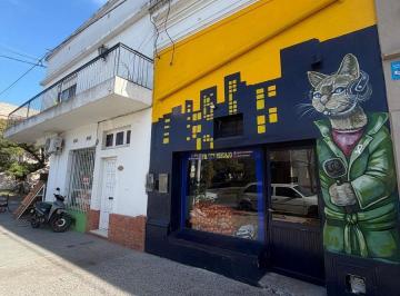 Local comercial · 109m² · 1 Cochera · Locales en Venta en Pehuajo con Departamento