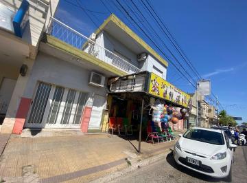 Casa · 311m² · 5 Ambientes · 2 Cocheras · Casa Mas Local en Venta en Pergamino