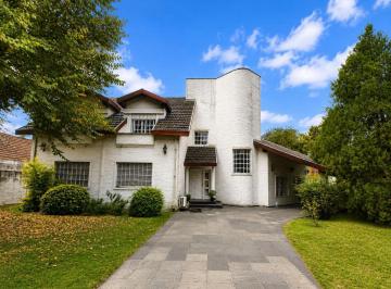 Casa · 275m² · 6 Ambientes · 2 Cocheras · Venta Casa Barrio El Cortijo