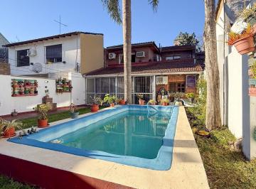 Casa · 248m² · 5 Ambientes · 1 Cochera · Vende Casa 5 Amb/a. Credito/permuta/multifamilia