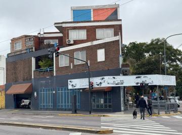 Local comercial · 383m² · 4 Cocheras · Esquina Comercial Local Habilitado C/vivienda Loft