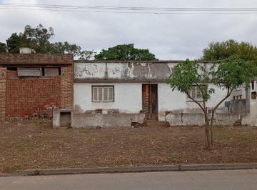 Terreno · 600m² · Lote en Venta con Construccion a Reciclar, Bce