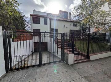 Casa · 212m² · 5 Ambientes · 1 Cochera · Exclusiva Casa en Zona I Miramar, Excelente Estado