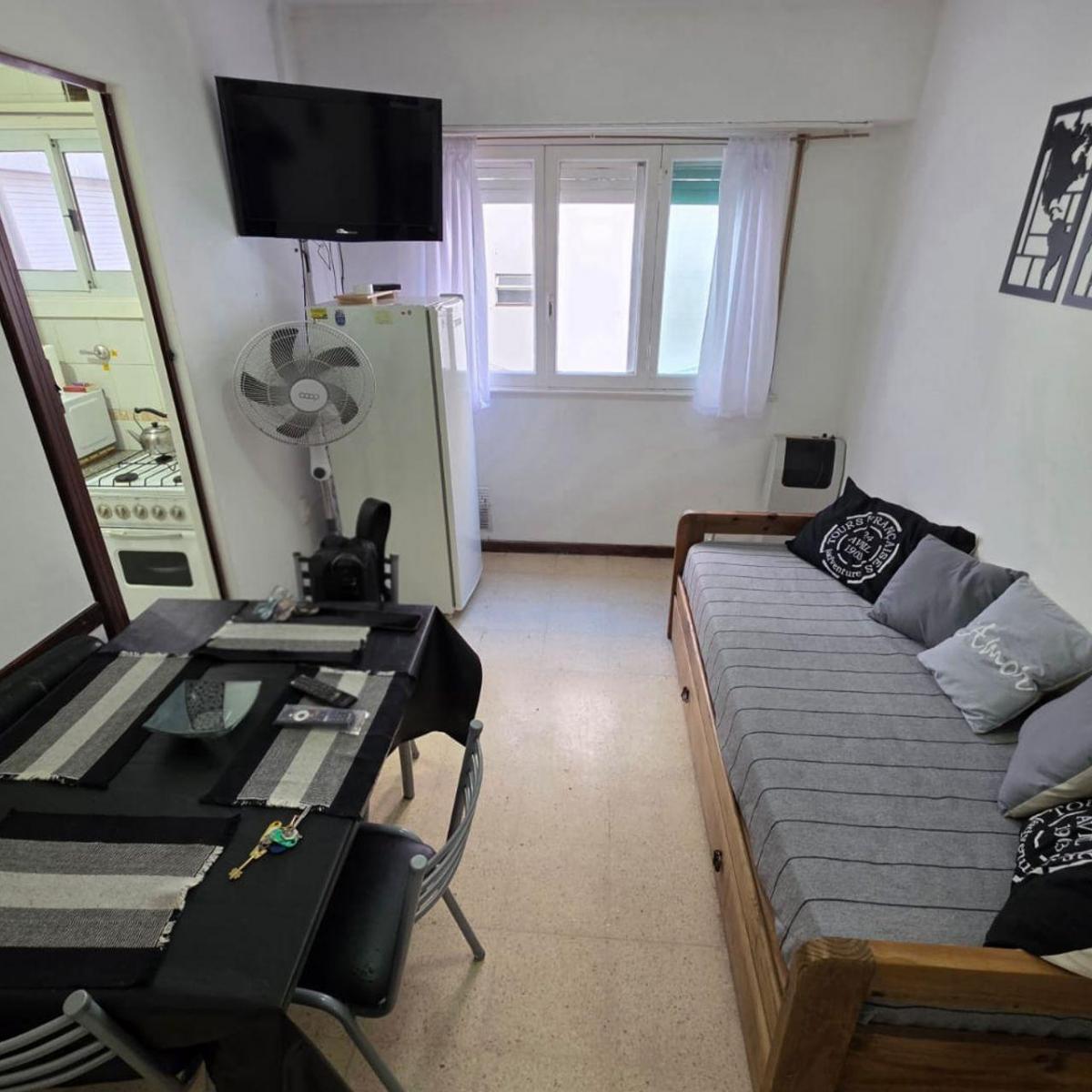 Depto 2 amb, 24m² luminoso en zona Aldrey — Centro