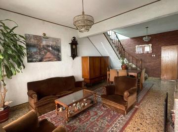 Casa · 168m² · 4 Ambientes · 1 Cochera · Venta Casa 4 Ambientes San Martin - Patio y Pileta
