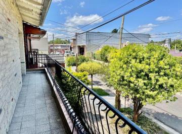Casa · 154m² · 6 Ambientes · 1 Cochera · Imponente Casa Centrica en Tortuguitas